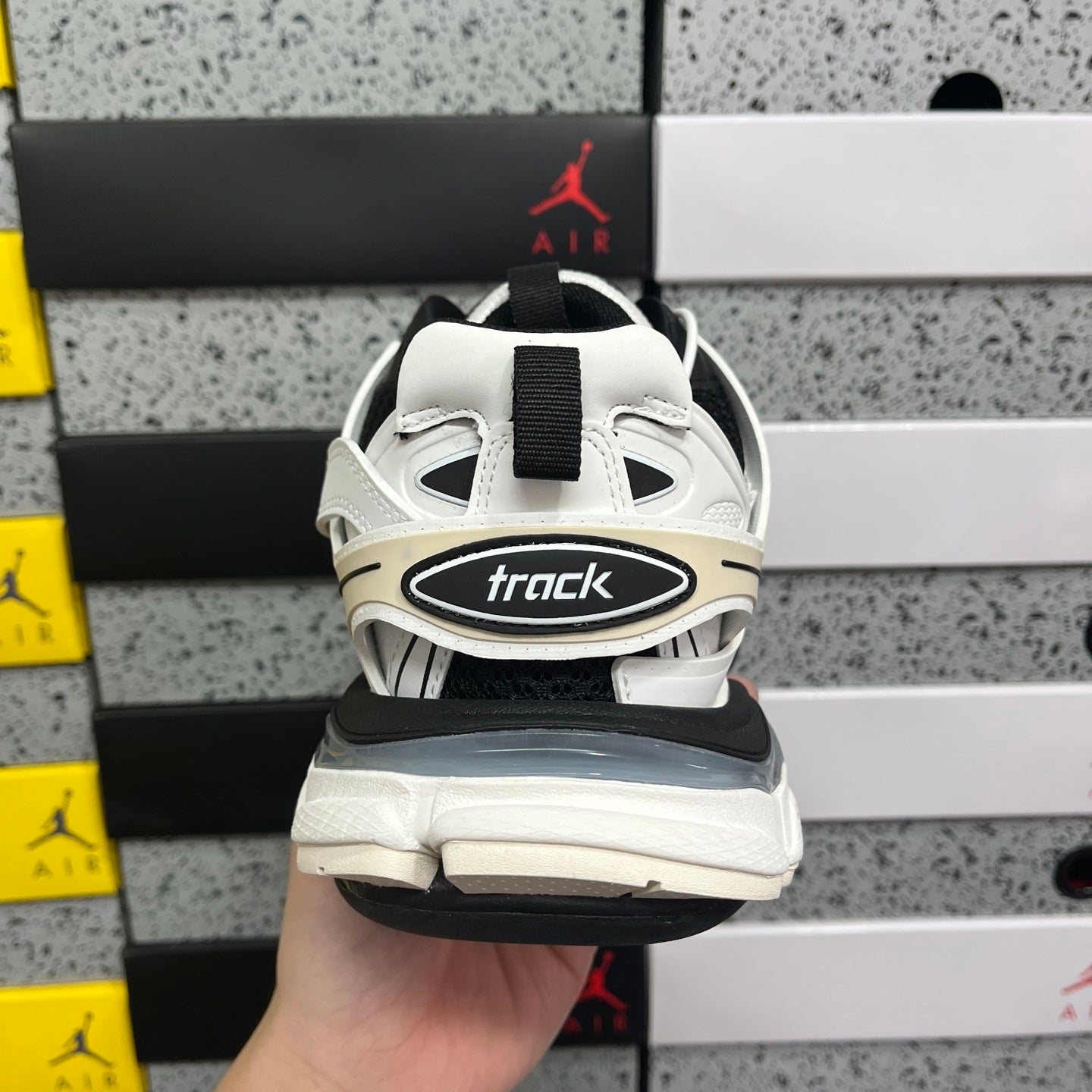 BLG Track White Black