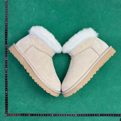 TT UGG Classic Novelty