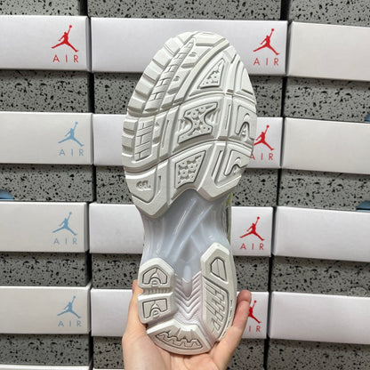 GEL-NIMBUS 10.1 White/Yellow