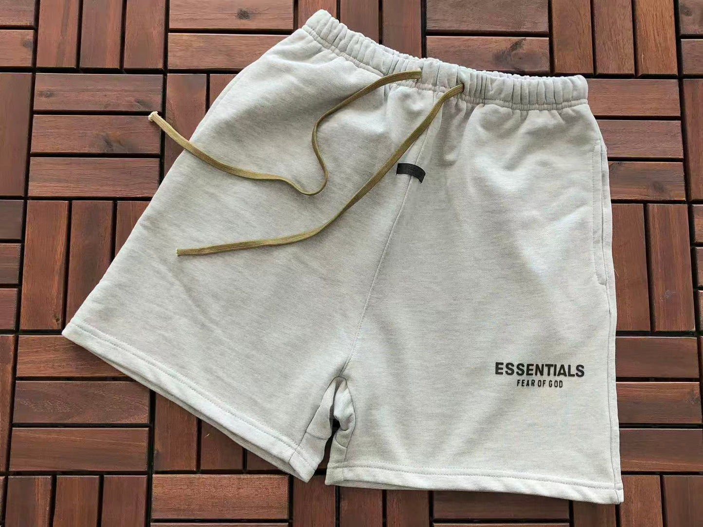Conjuntos Essentials