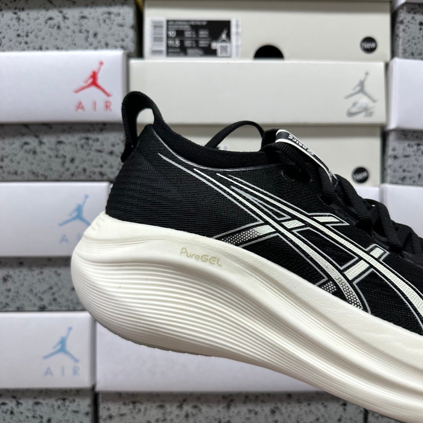 GEL-NIMBUS 27 White/Black