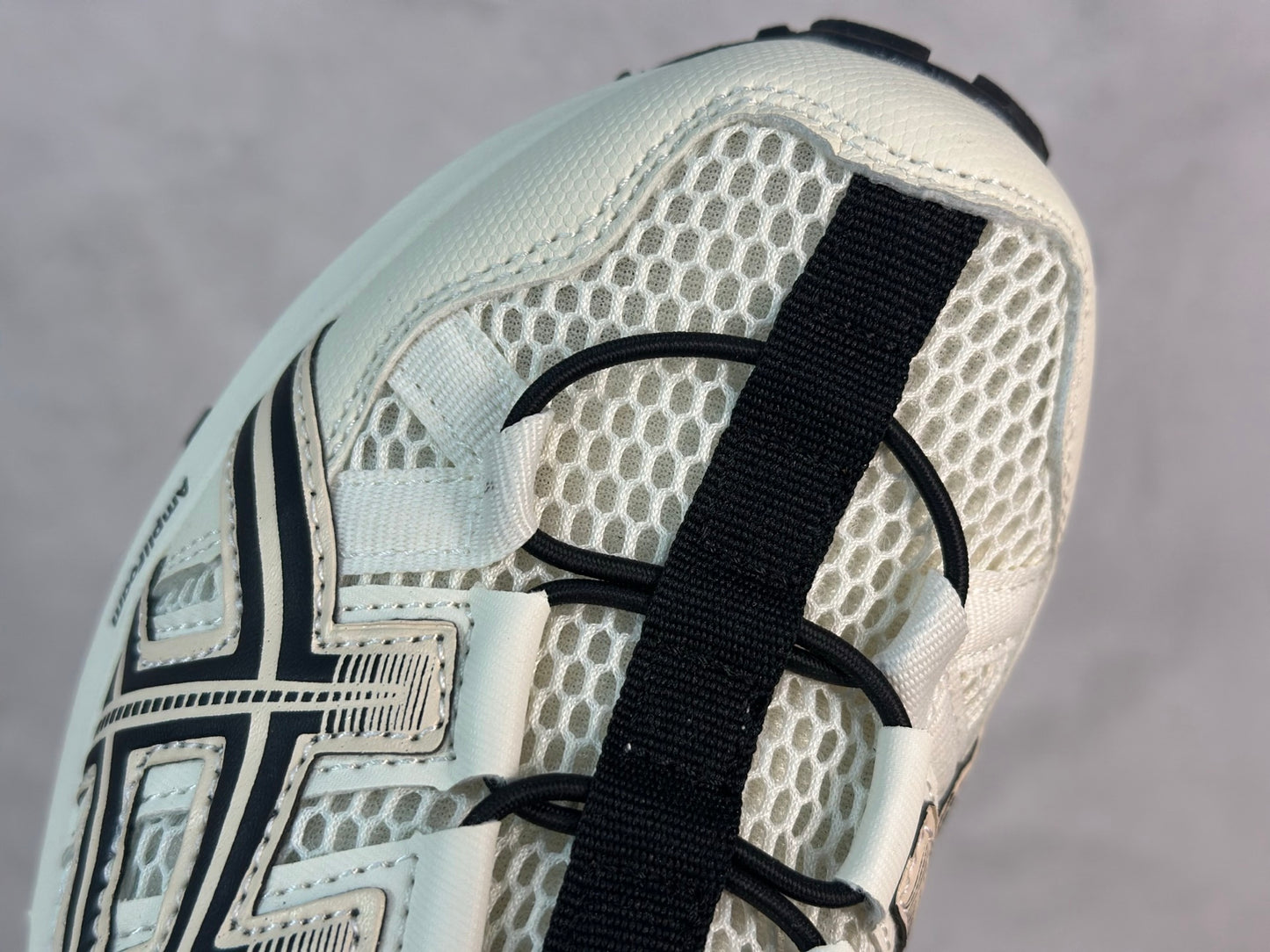 GEL-SONOMA TR White/Black