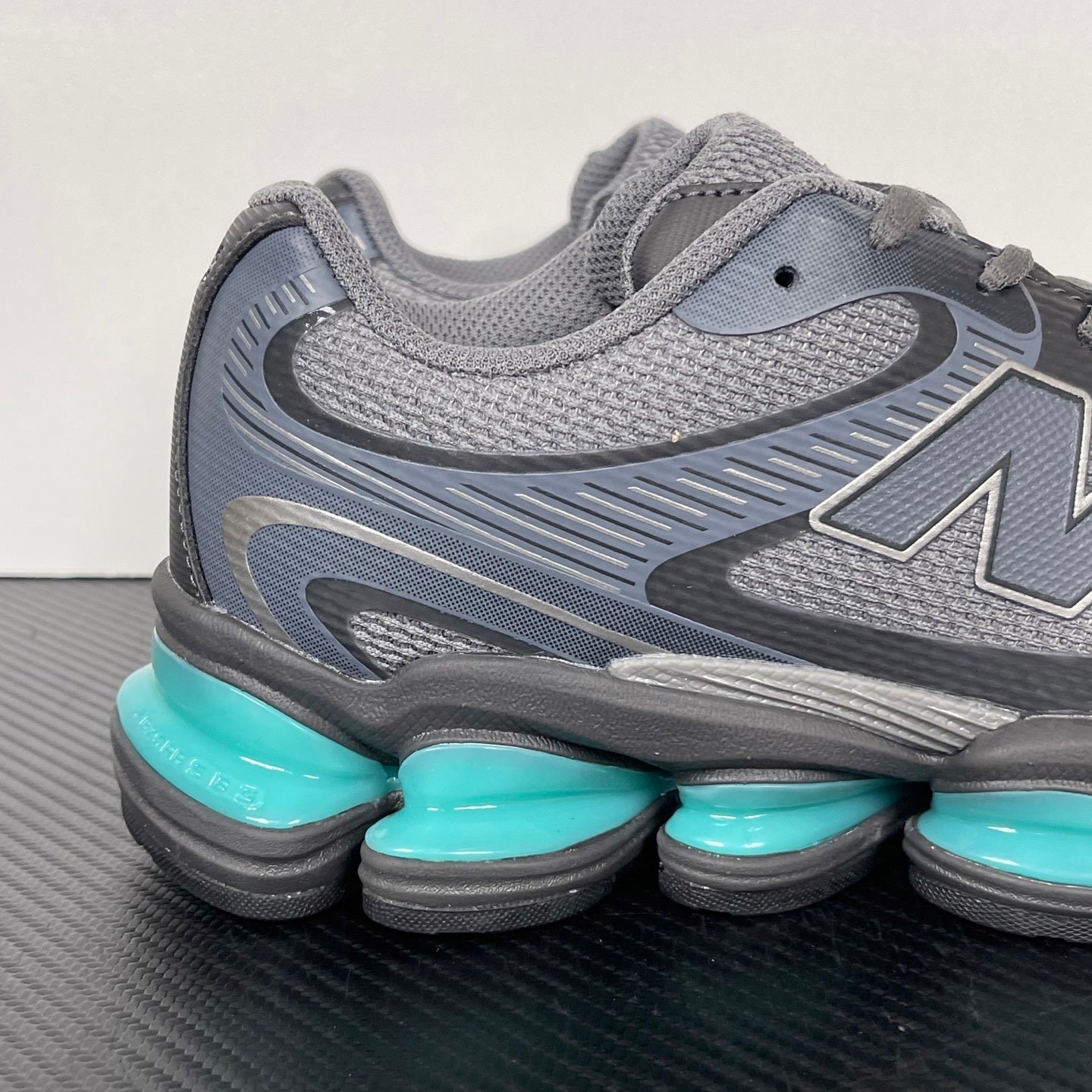 2000 ABZORB Grey and Blue