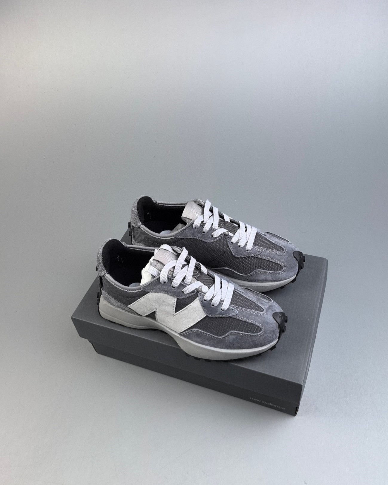 327 Gordura Dark Grey