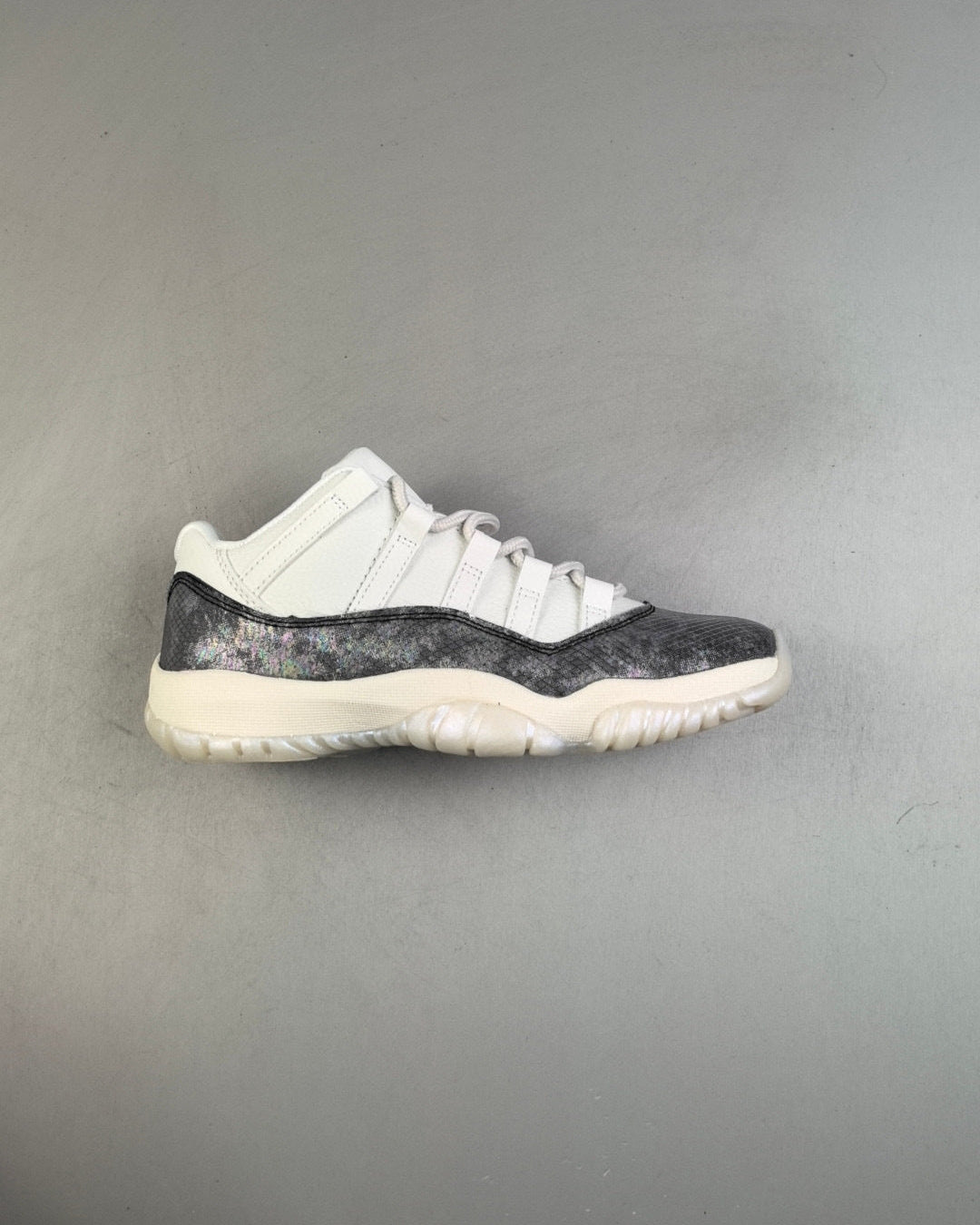 AJ11 Low “Year of Snake”