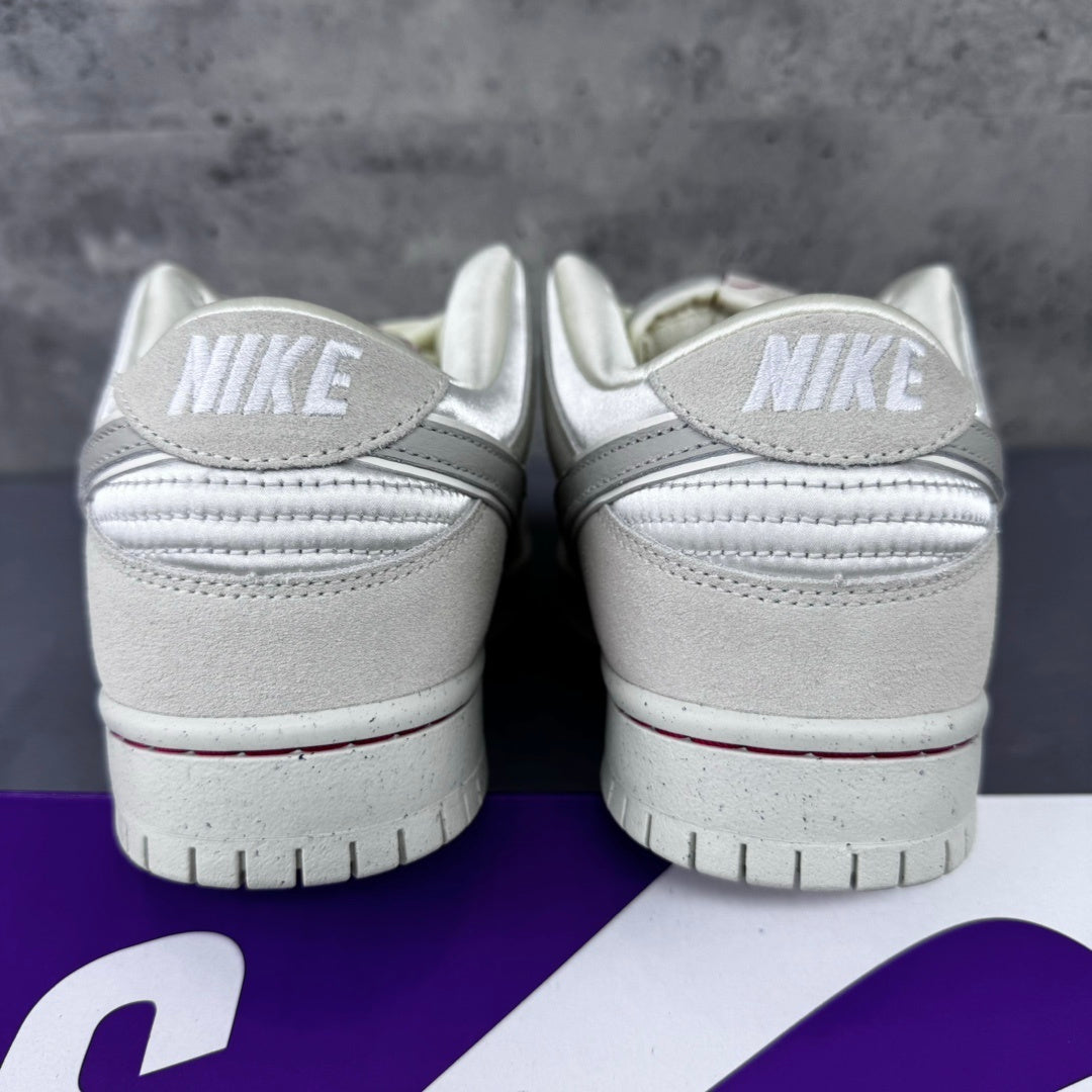 Dunk SB City of Love Light Bone