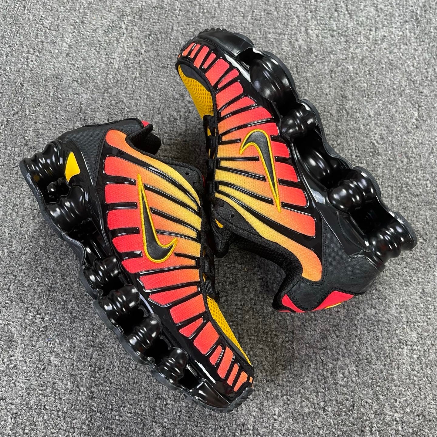 Aware Shox TL Black Fire