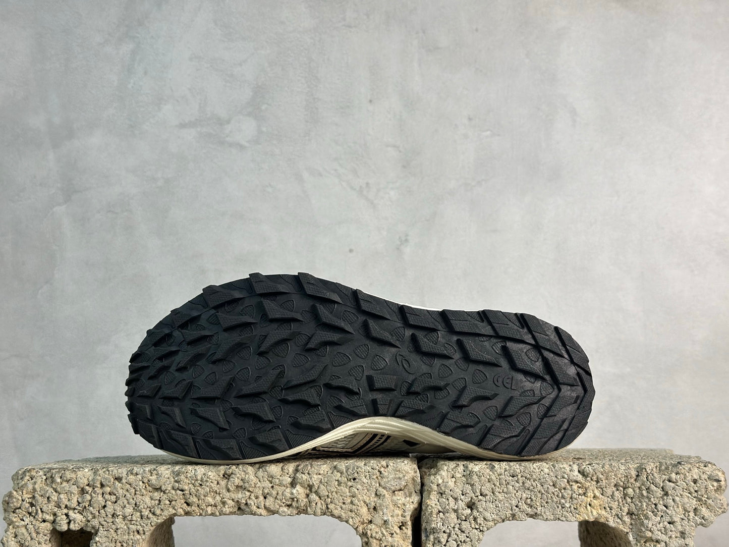 GEL-SONOMA TR White/Black
