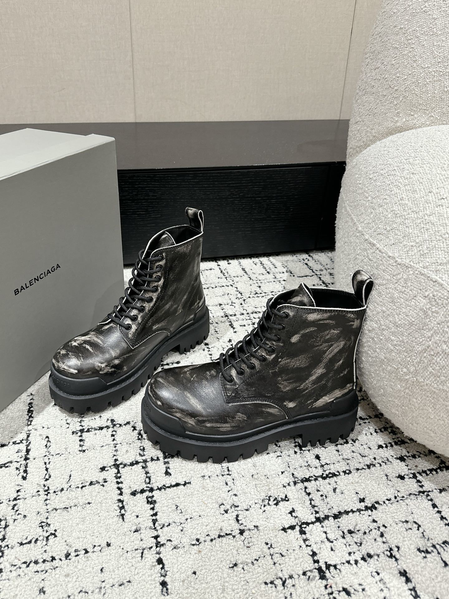Bulldozer Boots
