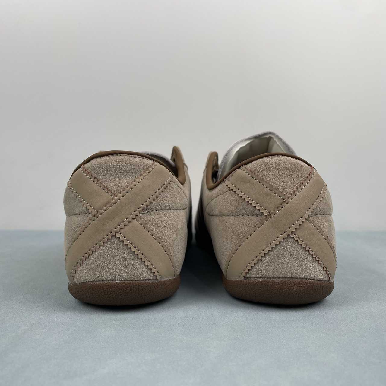 AD TOKYO Dark Beige Wine
