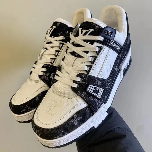 Trainer Black and White