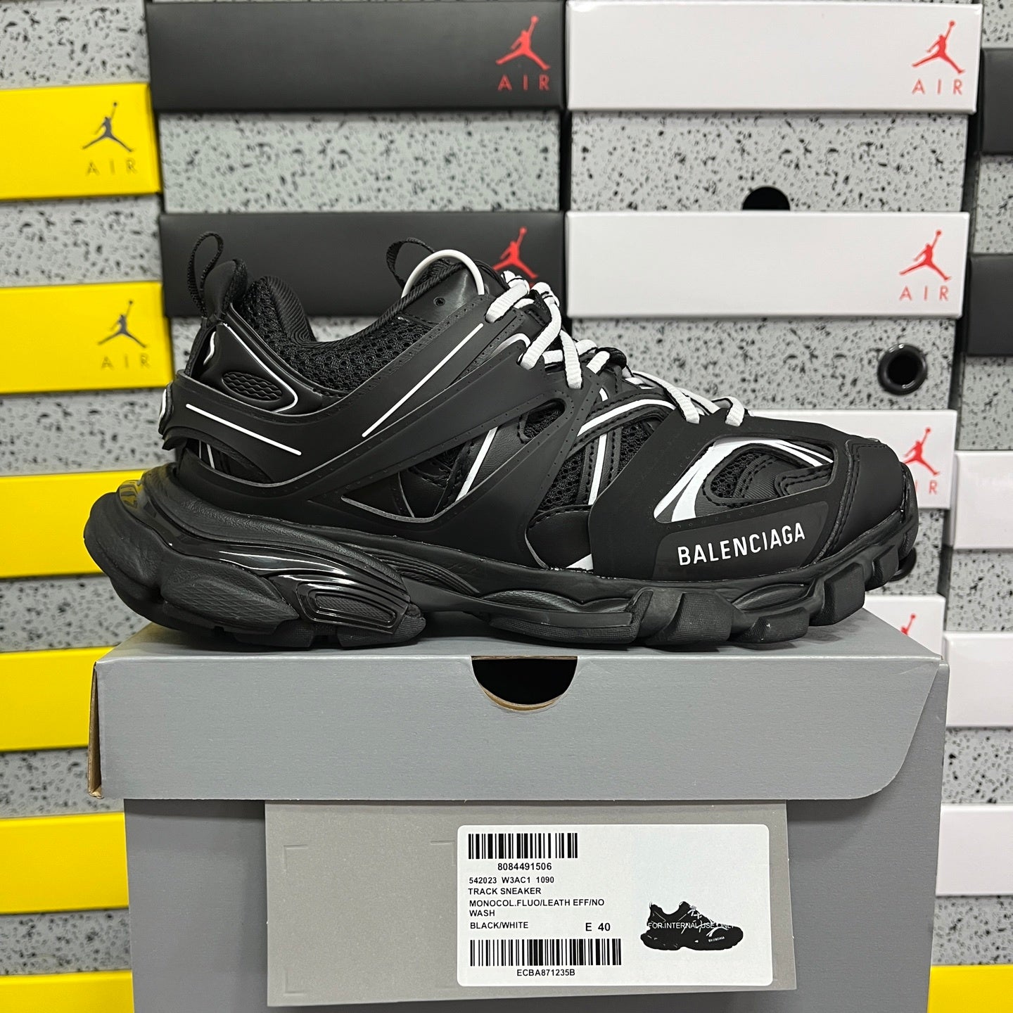 BLG Track White & Black