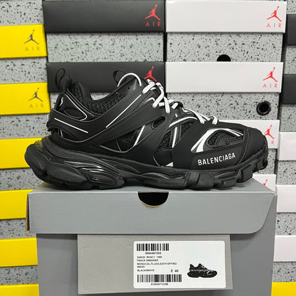 BLG Track White & Black