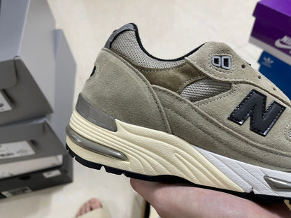 990 Olive Beige / Black Logo