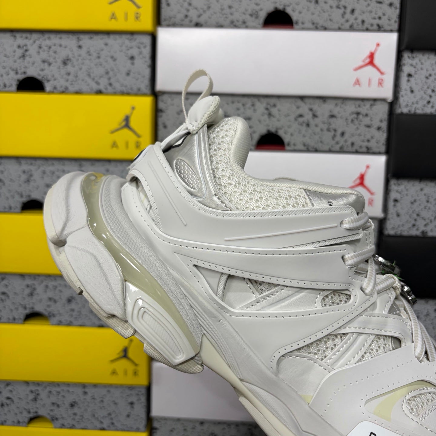 BLG Track White