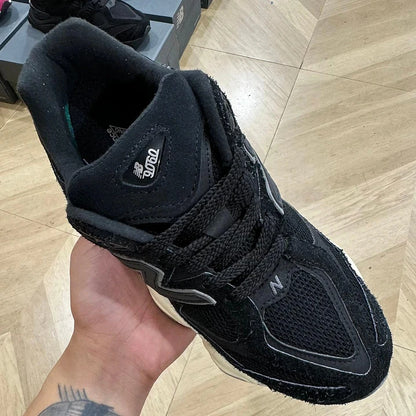 NB 9060 Black Sea Salt