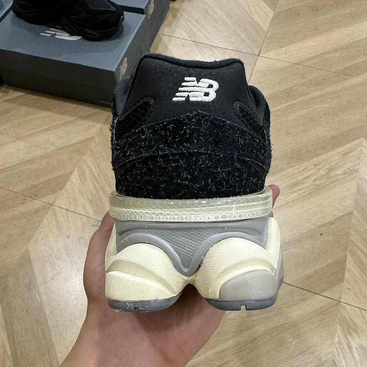 NB 9060 Black Sea Salt