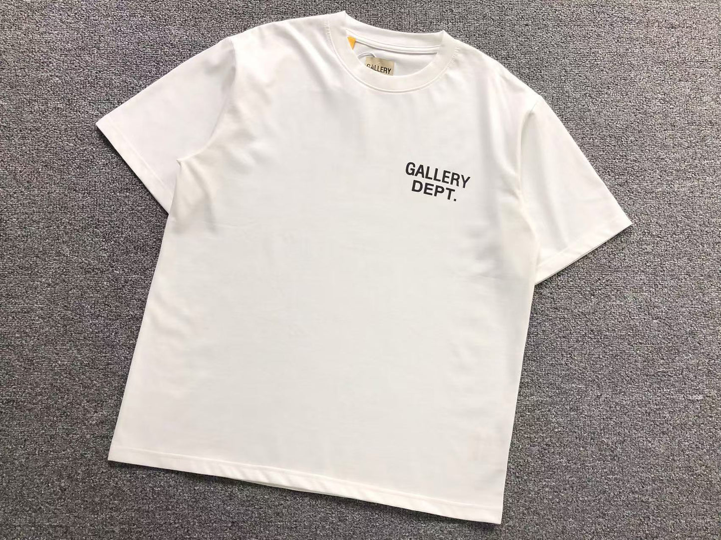 T-shirt GALLERY DEPT