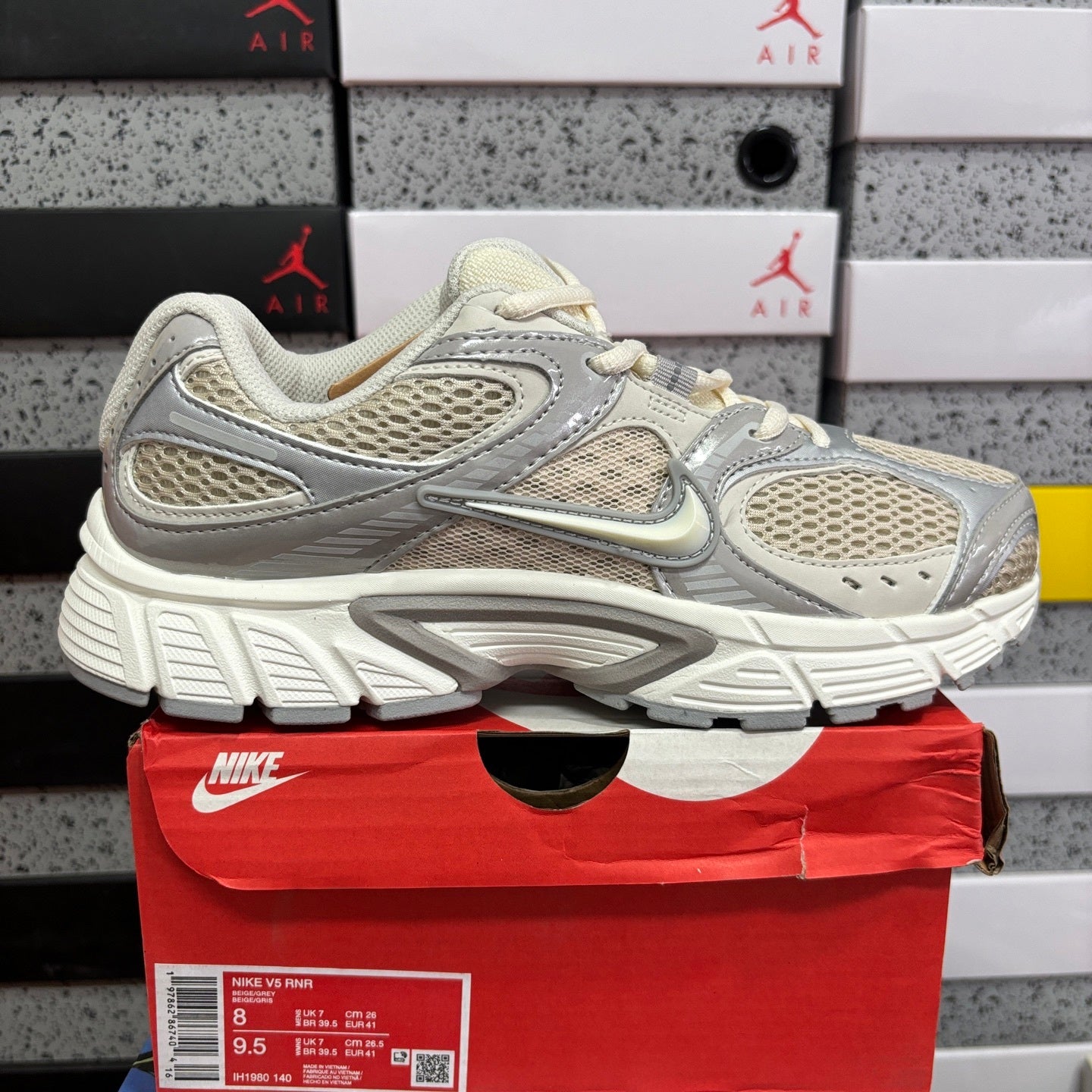 V5 RNR Beige Grey