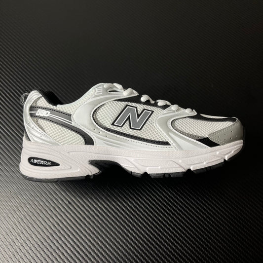 530 White and Black
