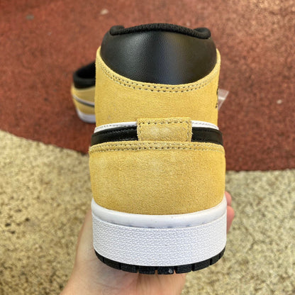 AJ1 MID Flight Club
