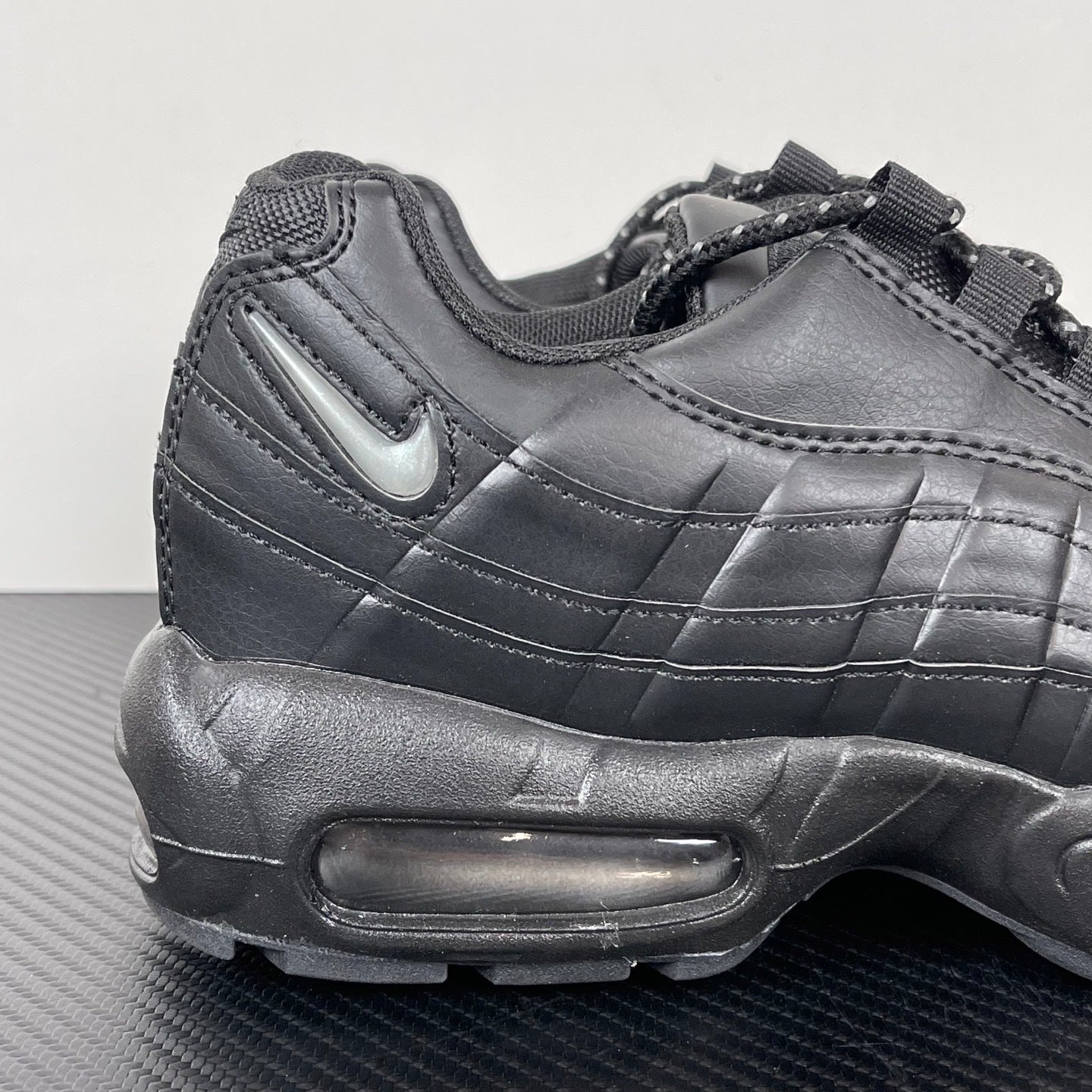 95 Big Bubble Leather