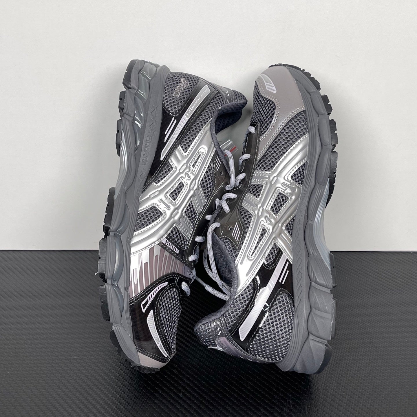 Kayano 14 Grey / Silver / Pink