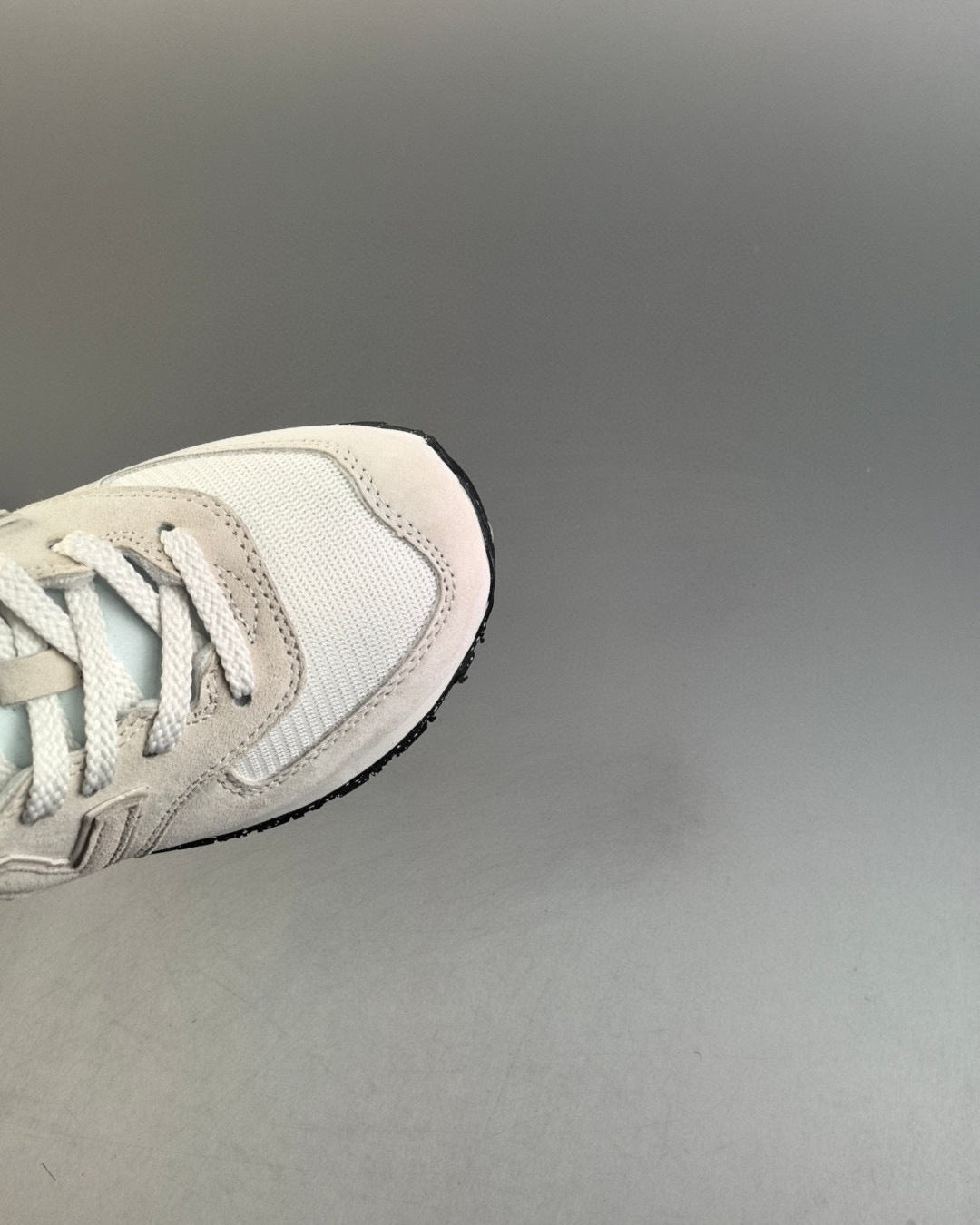 574 Creme