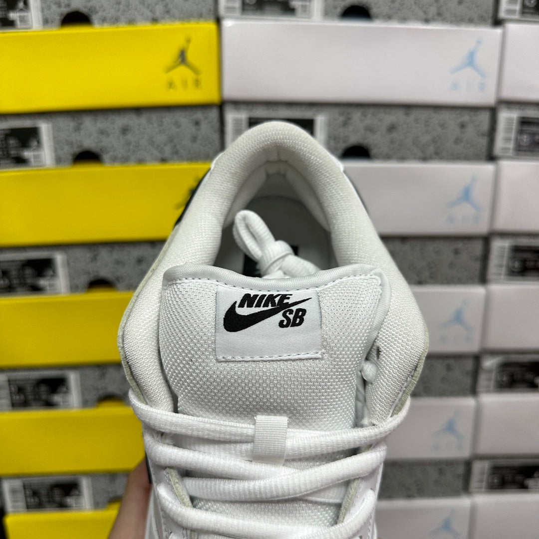 Dunk SB White Gum