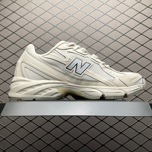 740 Triple Cream / Off-White