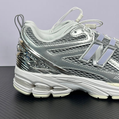 1906 Metallic Silver / Ivory