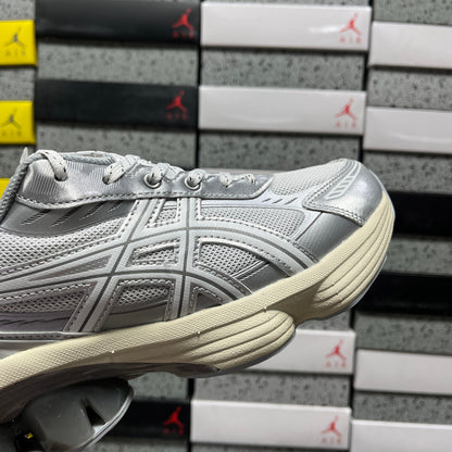 Gel-Kinetic Fluent White and Silver