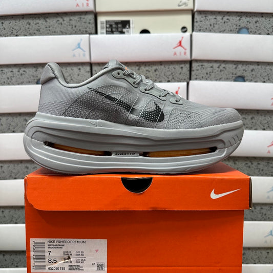 Vomero Premium Grey