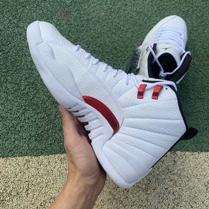 12 Retro Twist