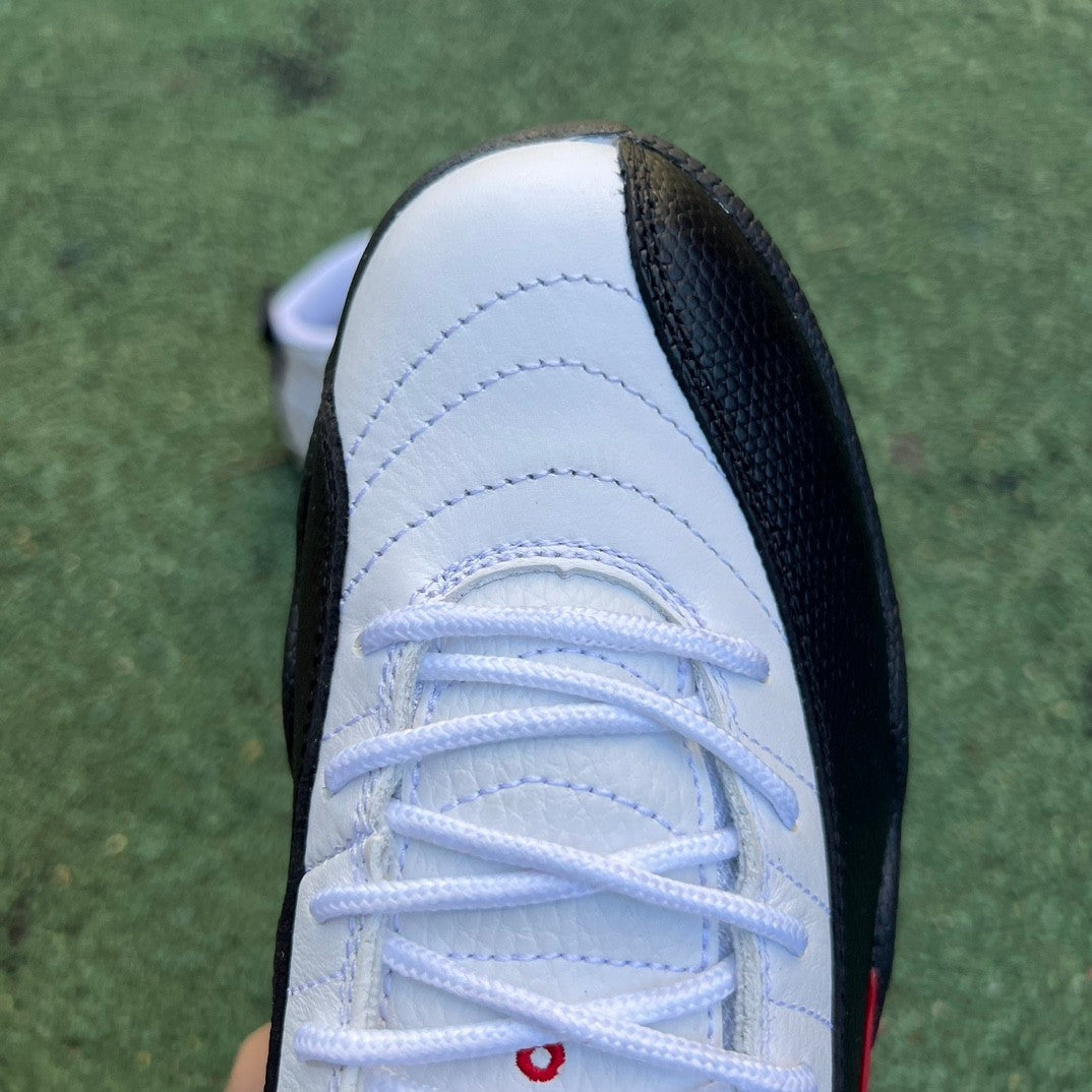 12 Retro Red