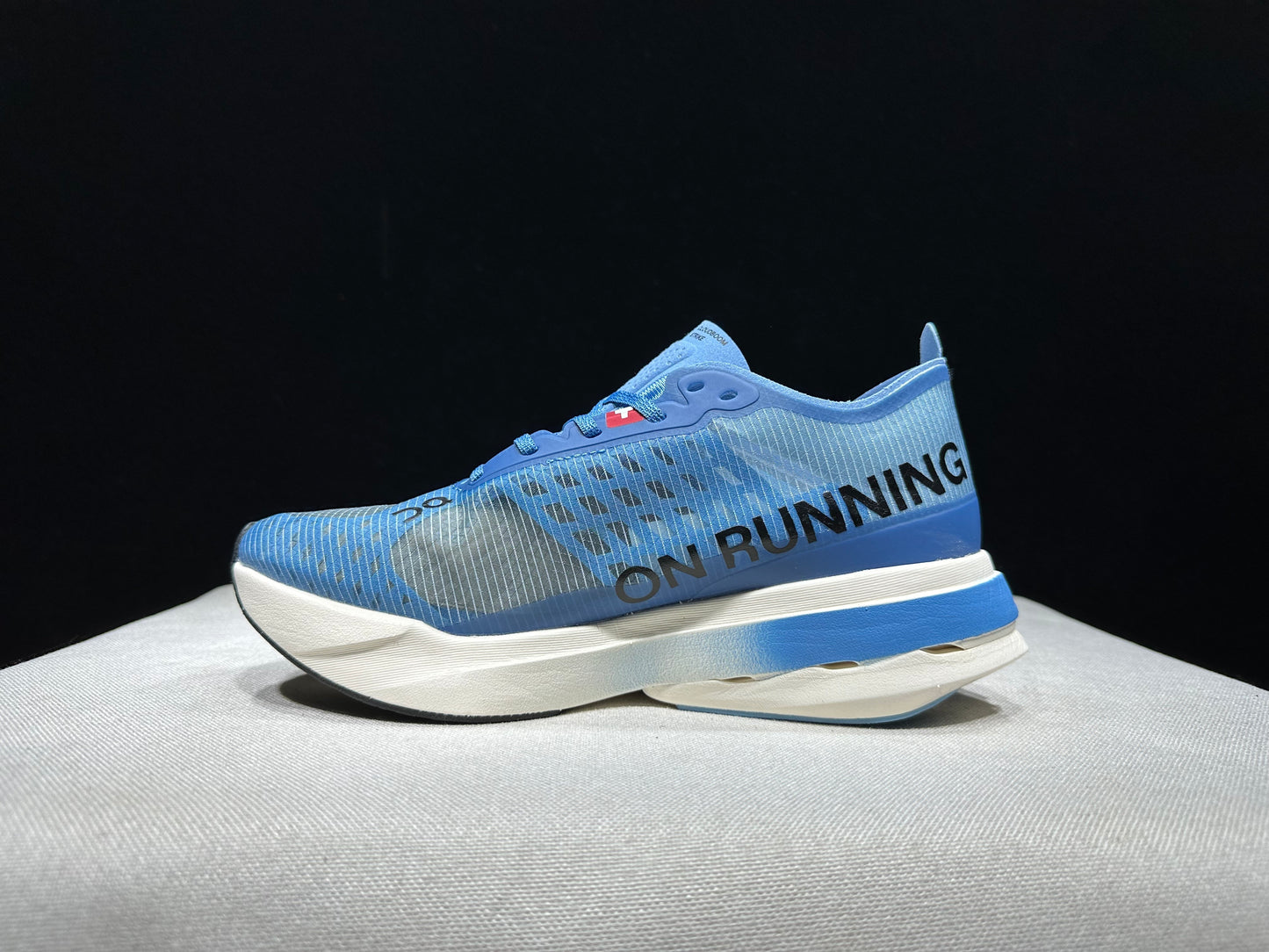 Cloudboom Strike White Blue