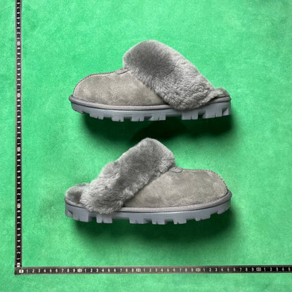 UGG