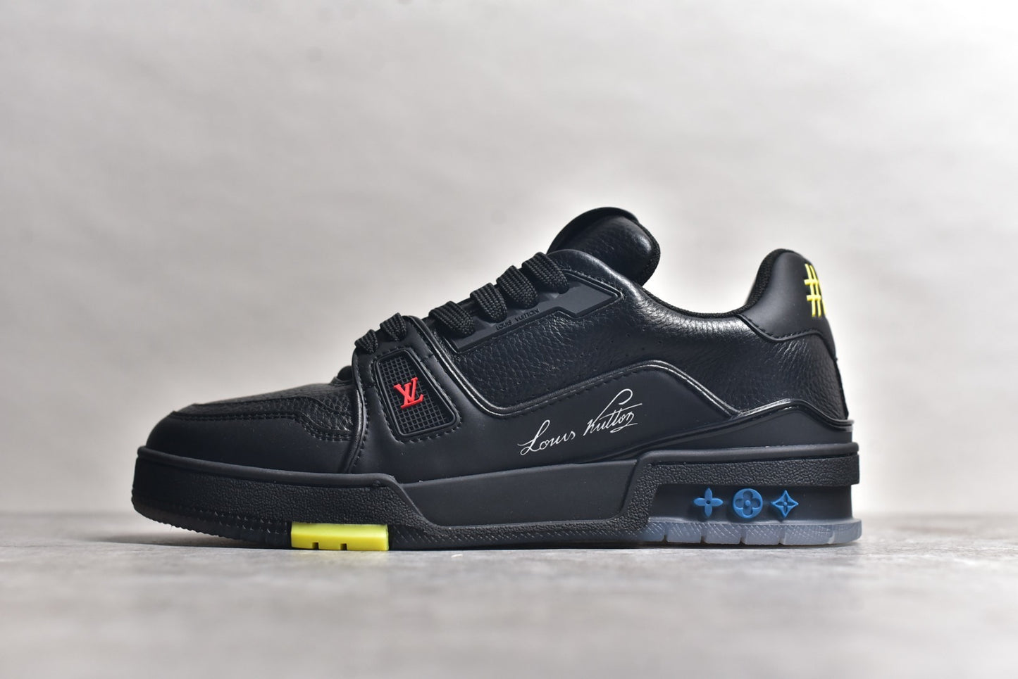 Trainer Black