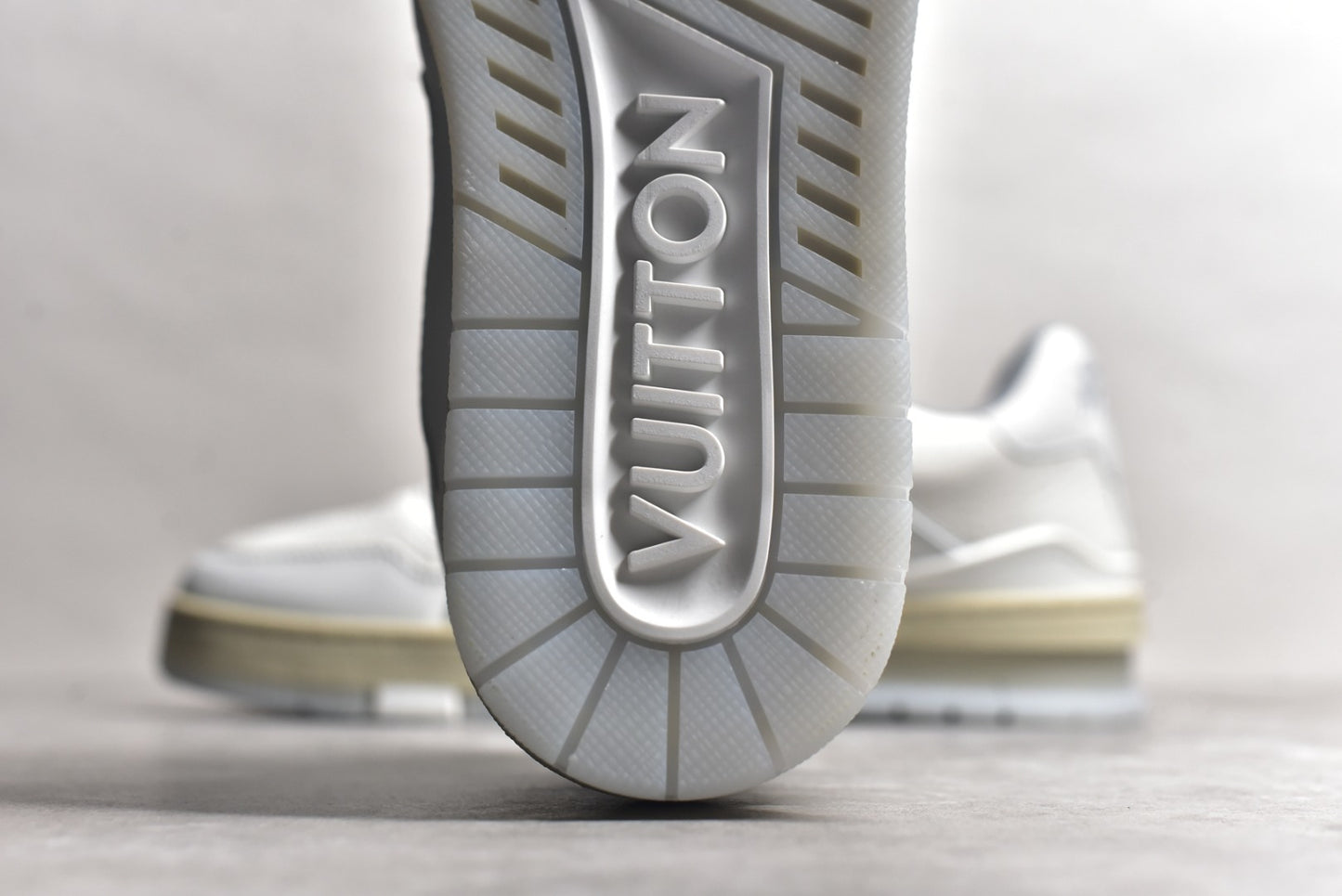 Trainer White and Cream
