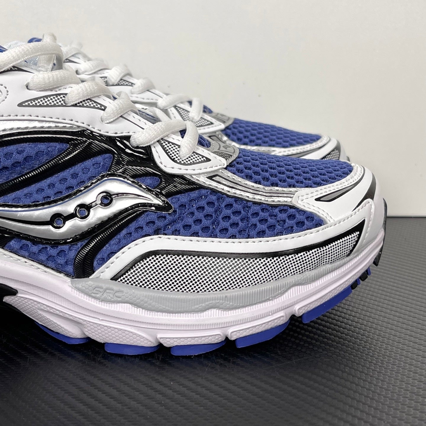 Sau Omni 9 Blue and White
