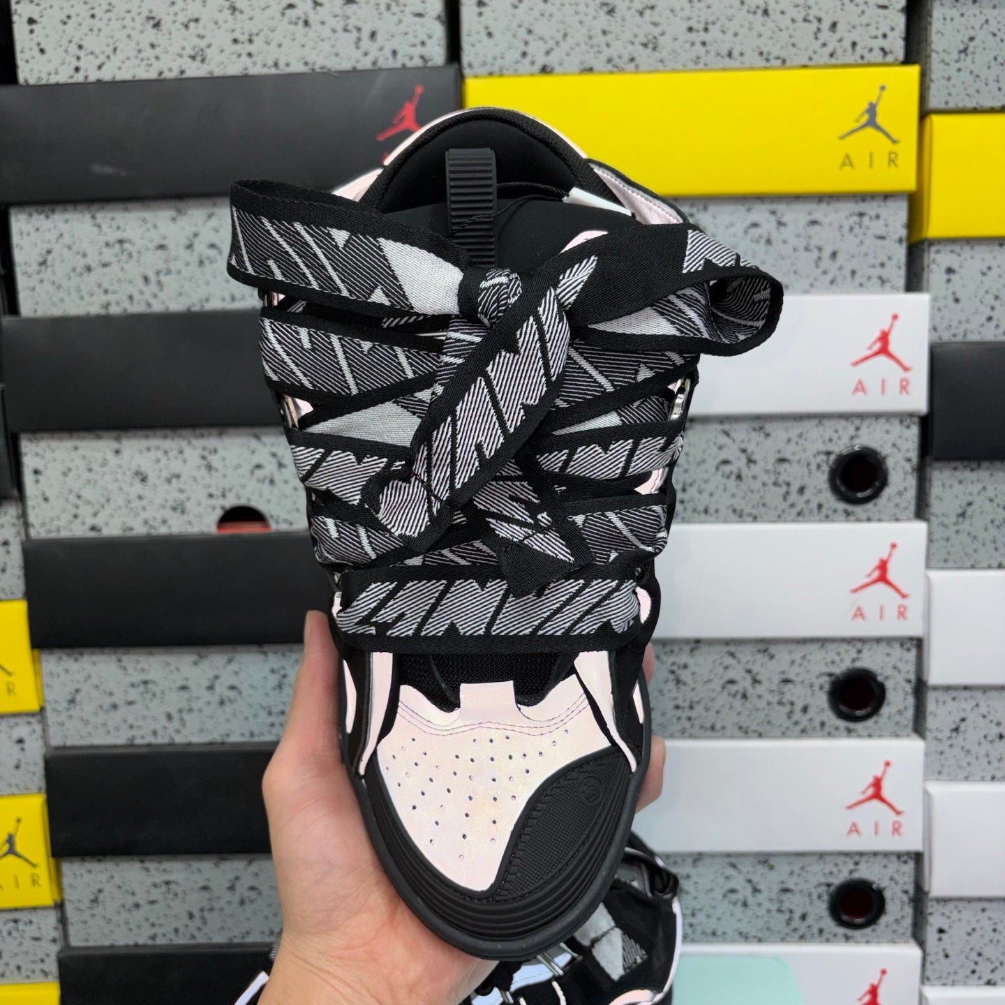 Curb Black