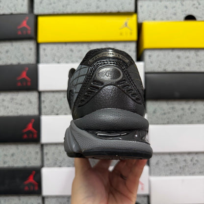 GEL-NIMBUS 10.1 Pure Black