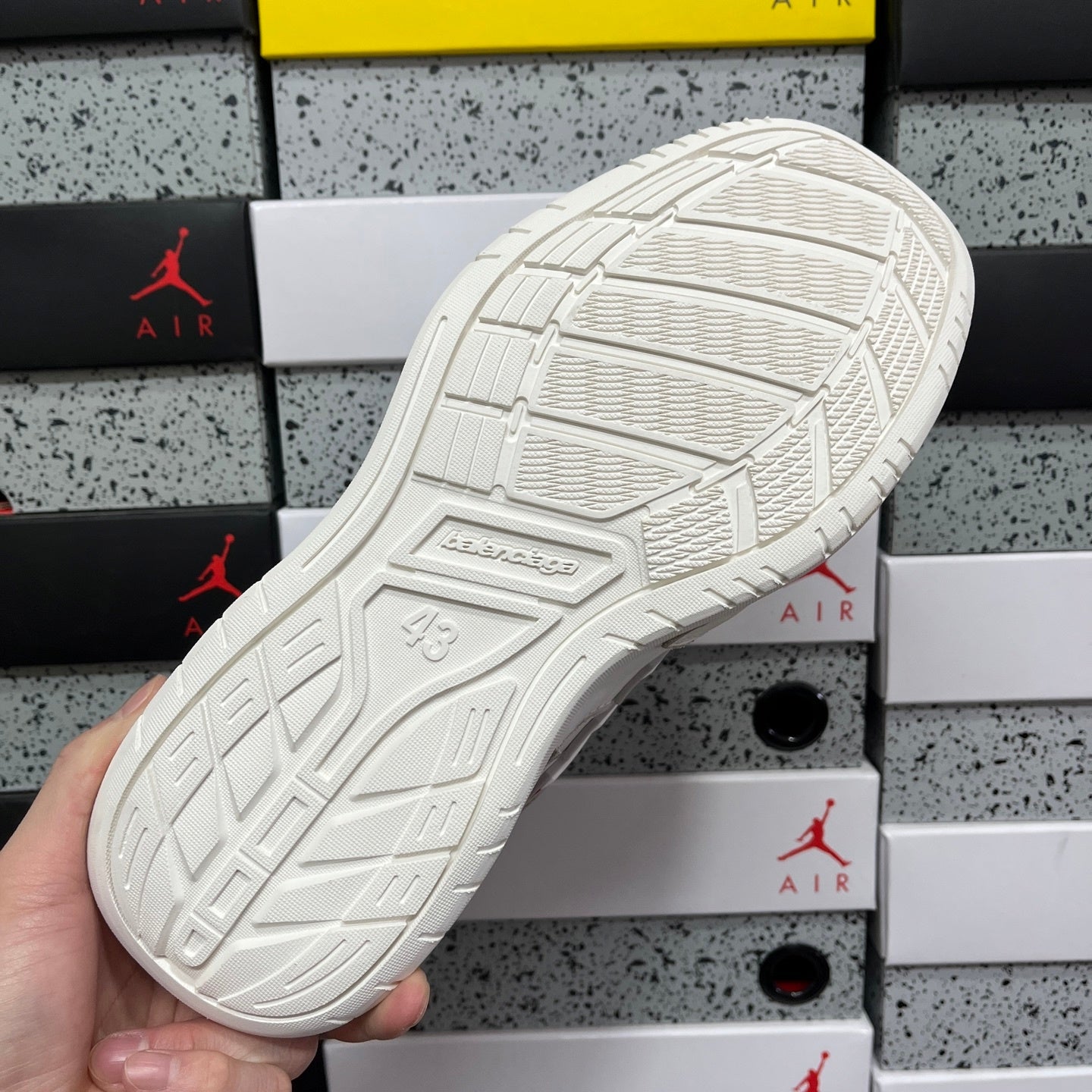 BLG Hamptons White/Red/Grey