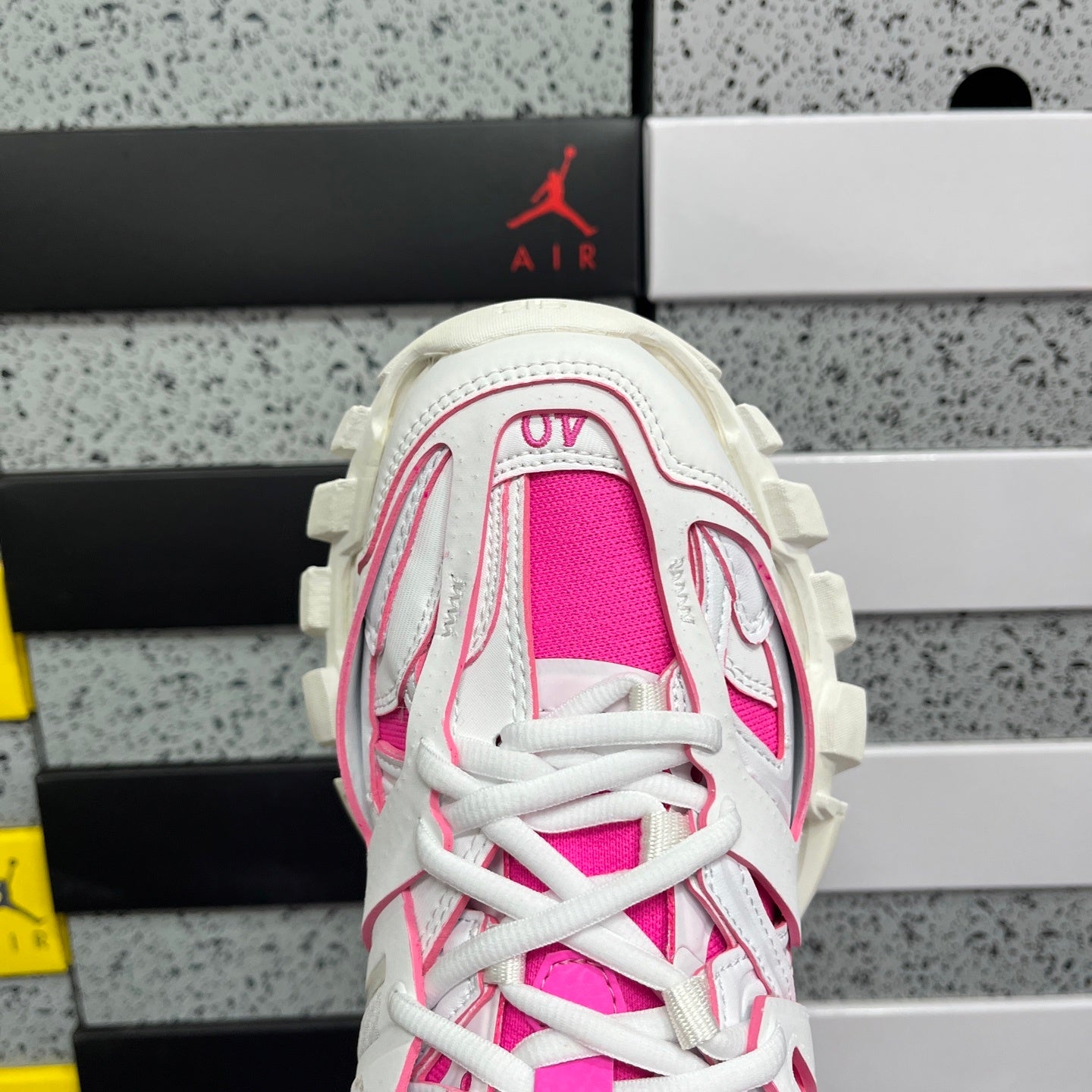 BLG Track White Pink