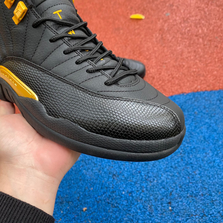12 Black Taxi