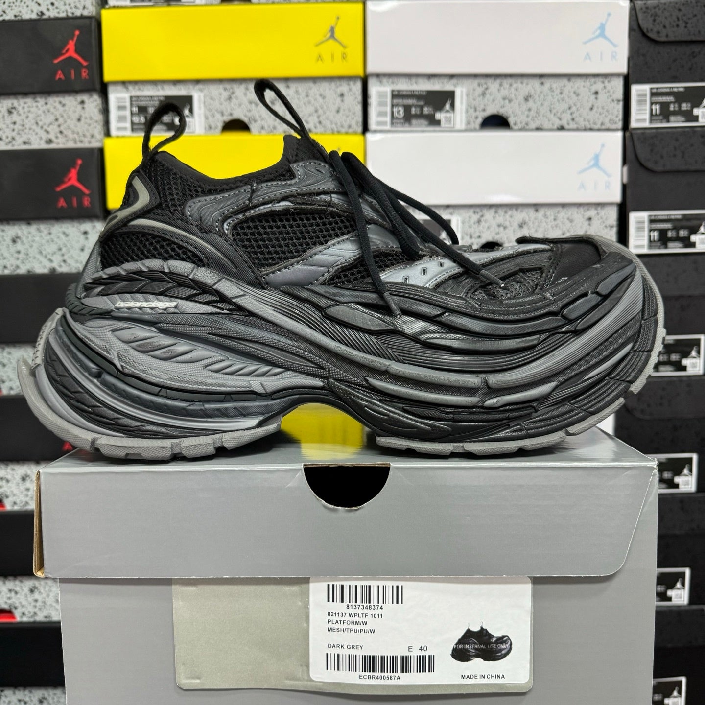 BLG Platform Reduced Black