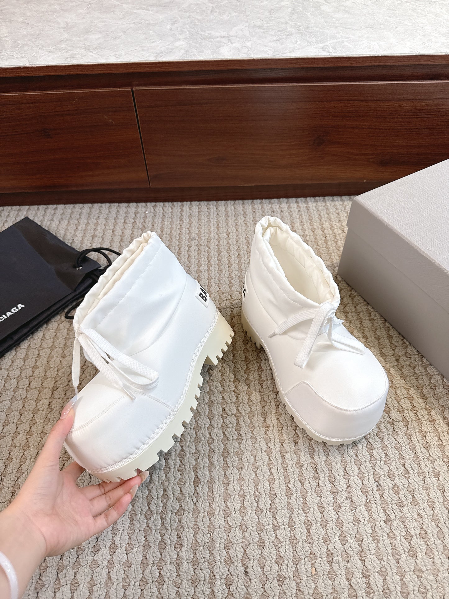 BLG Alaska Suede Boots White