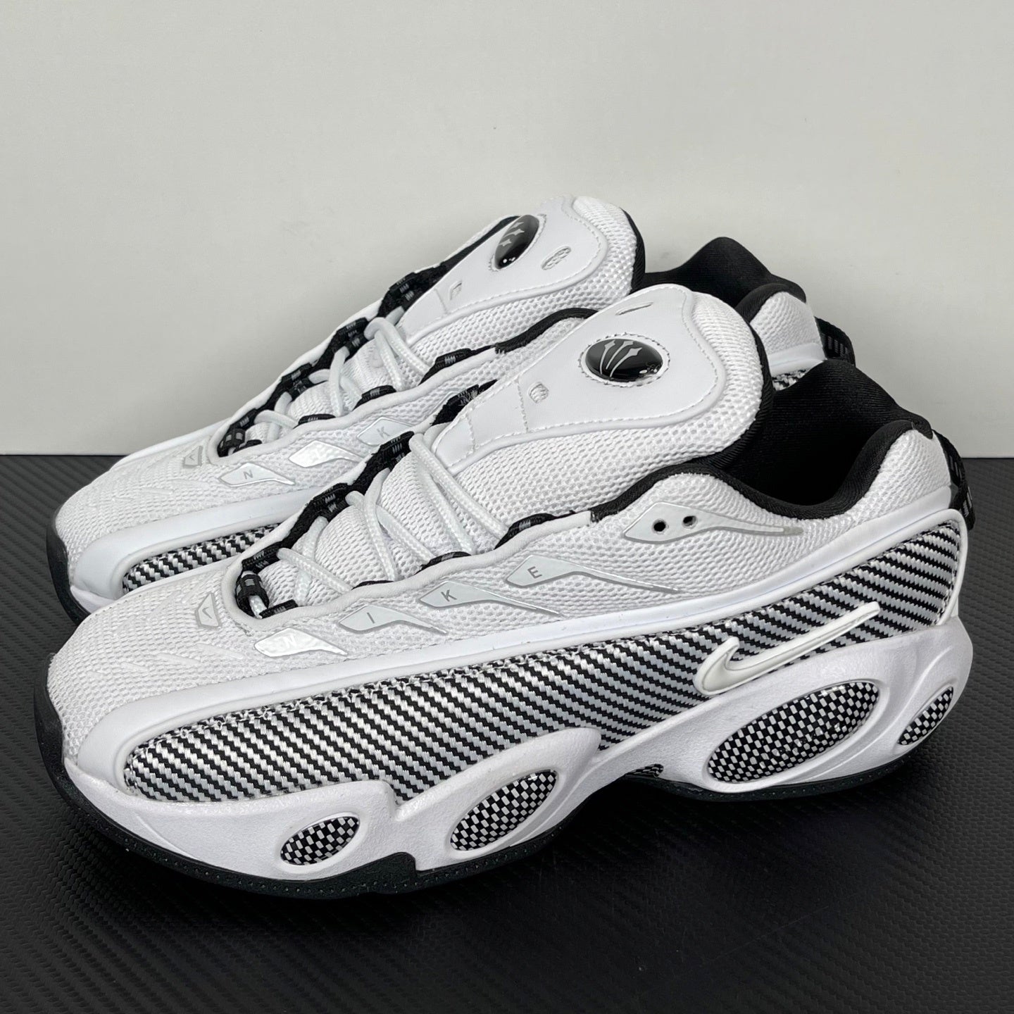 Nocta Glide Black/White