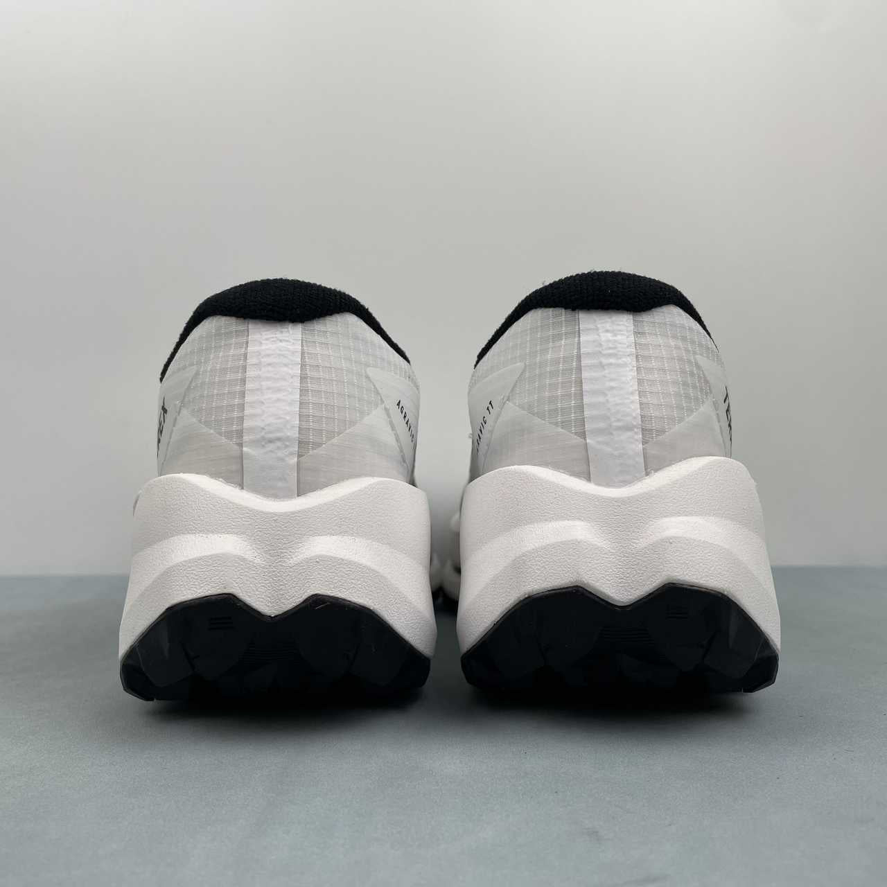 TERREX AGRAVIC White Black