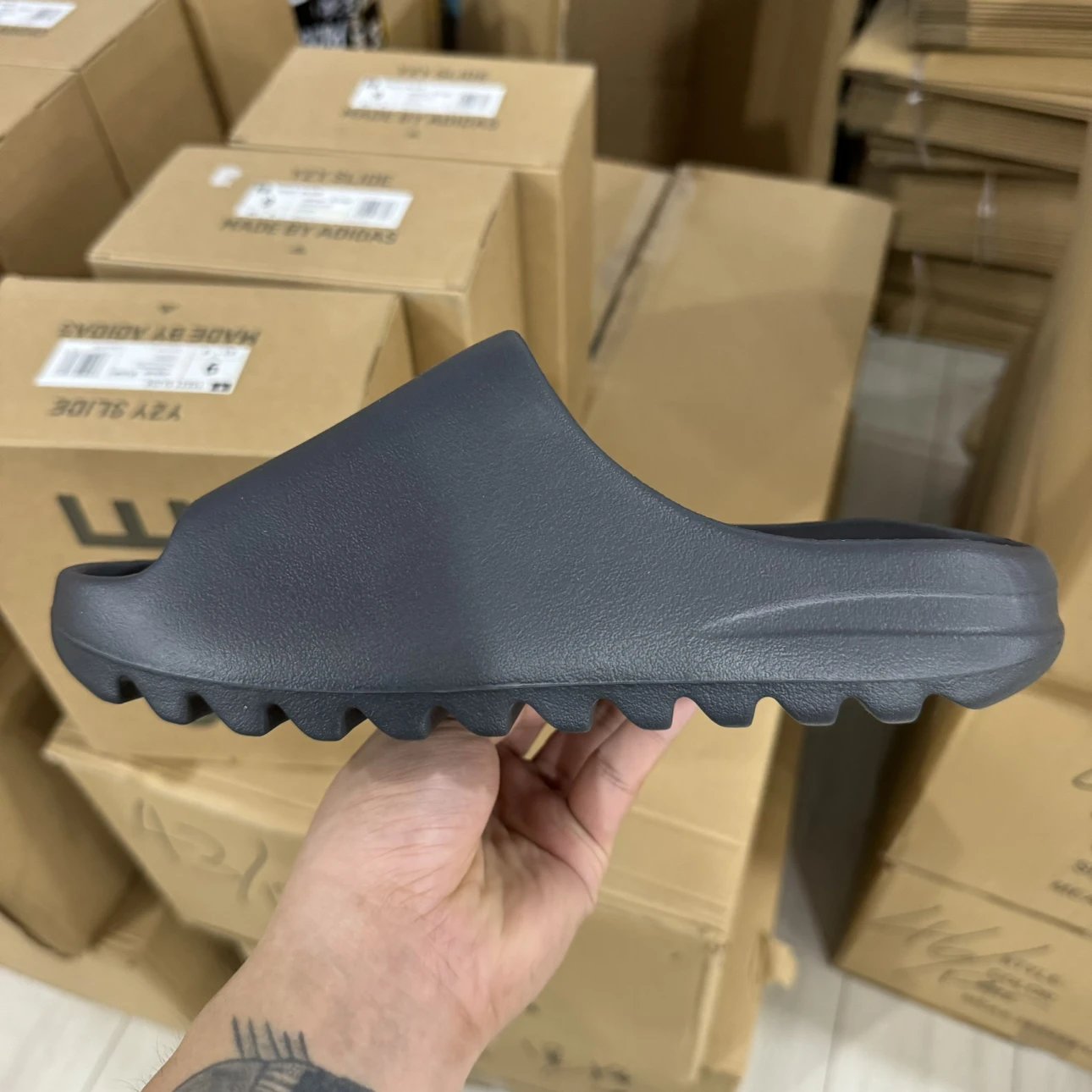 Slide Black